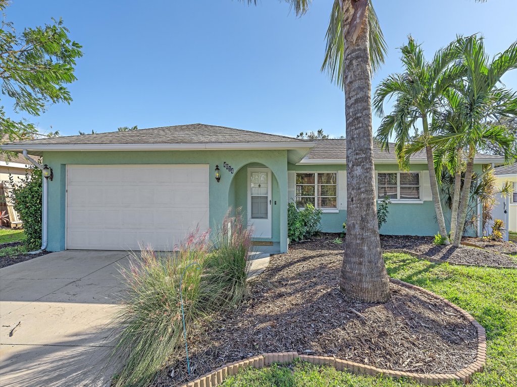 Fanta Sea Vacation Rental in Sarasota - RedAwning
