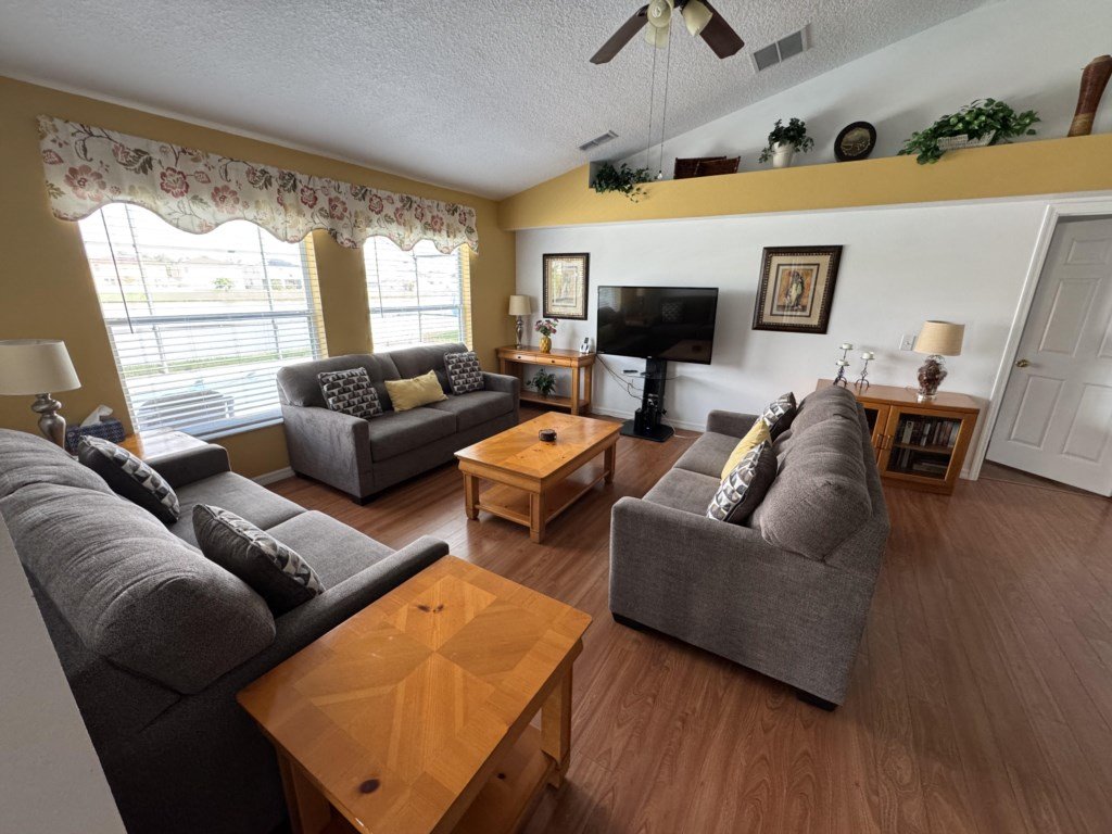 Cullen Villa Vacation Rental in Florida - RedAwning