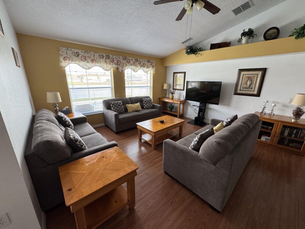Cullen Villa Vacation Rental in Florida - RedAwning