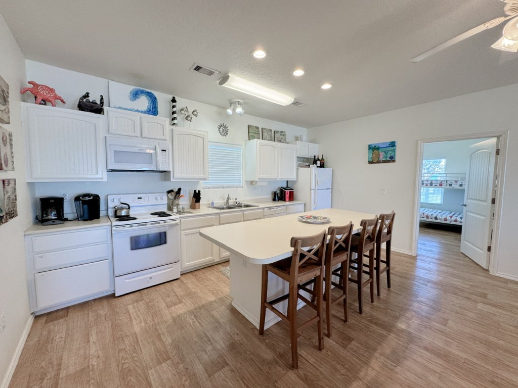 Sunburn Alley Vacation Rental in Texas - RedAwning