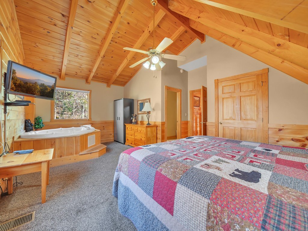 ER233 - Bear Creek Lodge Vacation Rental in Pigeon Forge - RedAwning