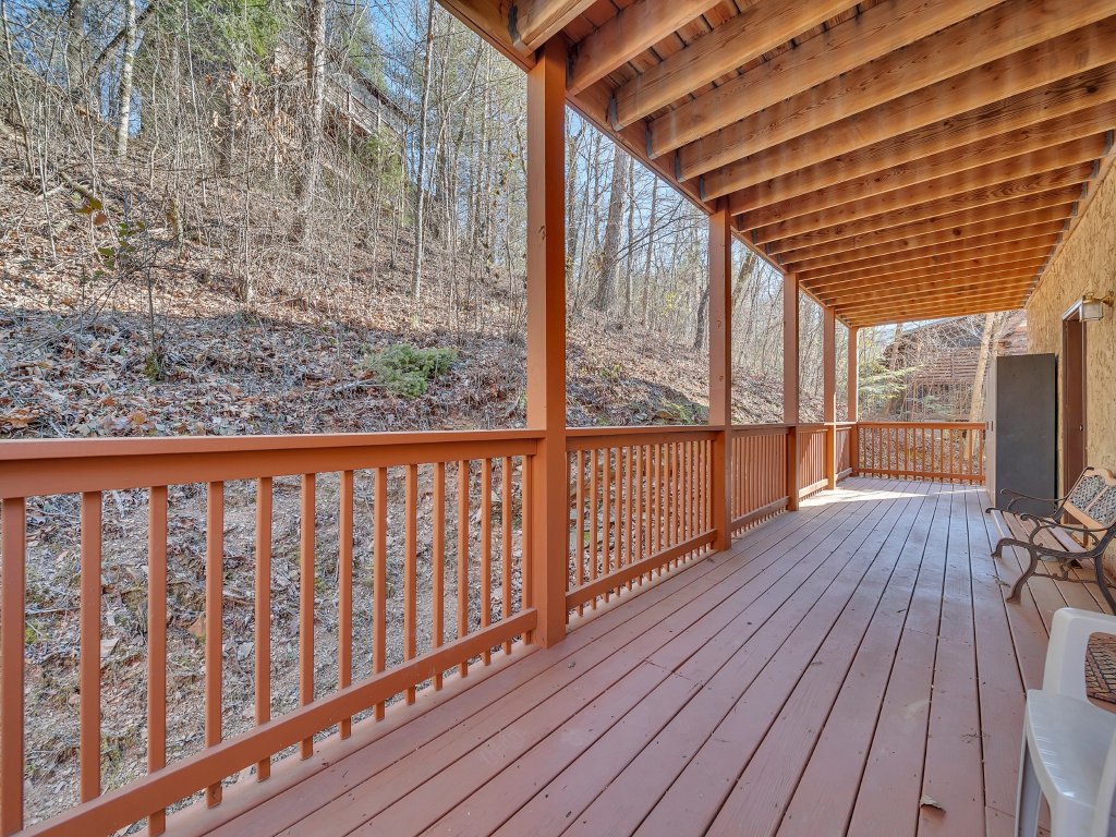 ER233 - Bear Creek Lodge Vacation Rental in Pigeon Forge - RedAwning