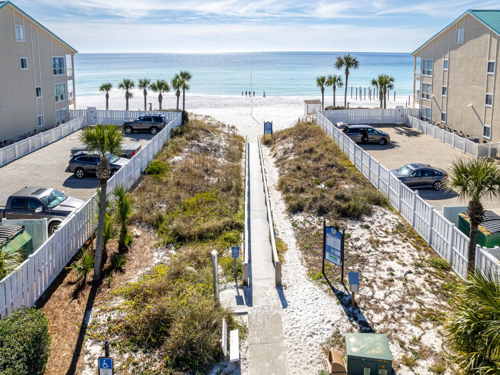 Grand Caribbean East 101 Vacation Rental in Destin - RedAwning