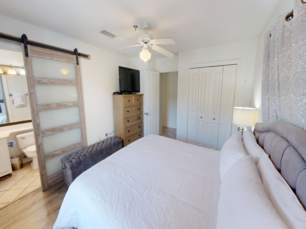 Grand Caribbean East 101 Vacation Rental in Destin - RedAwning