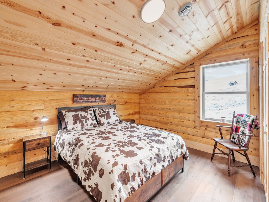 Mountain Cabin Near Trails, Skiing & Yellowstone Vacation Rental in Montana - RedAwning