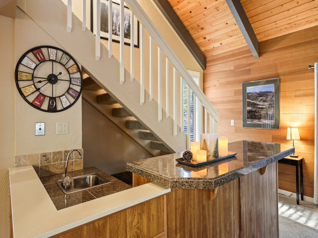 15 Blue Grouse Vacation Rental in Bend - RedAwning