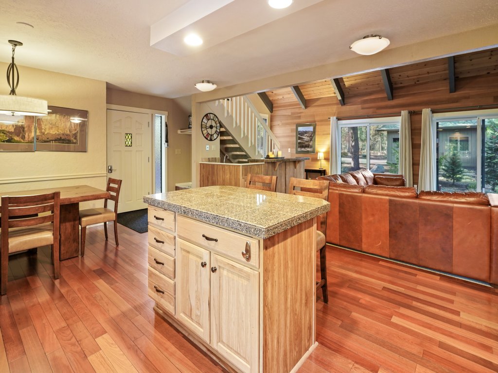 15 Blue Grouse Vacation Rental in Bend - RedAwning
