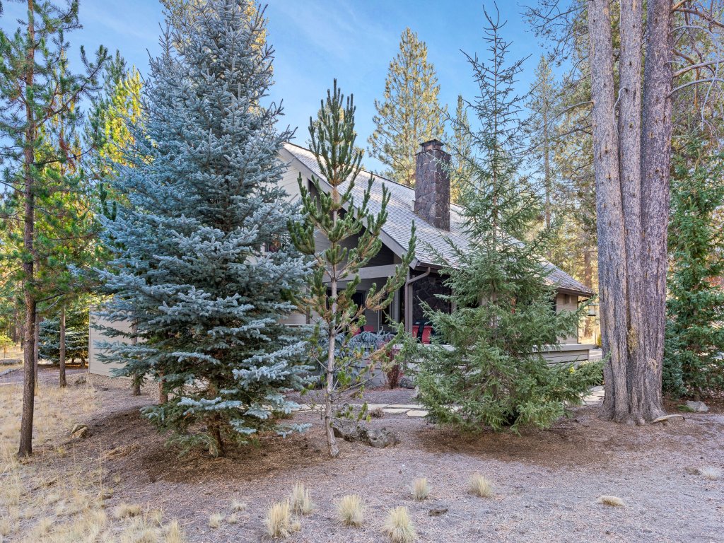 15 Blue Grouse Vacation Rental in Bend - RedAwning