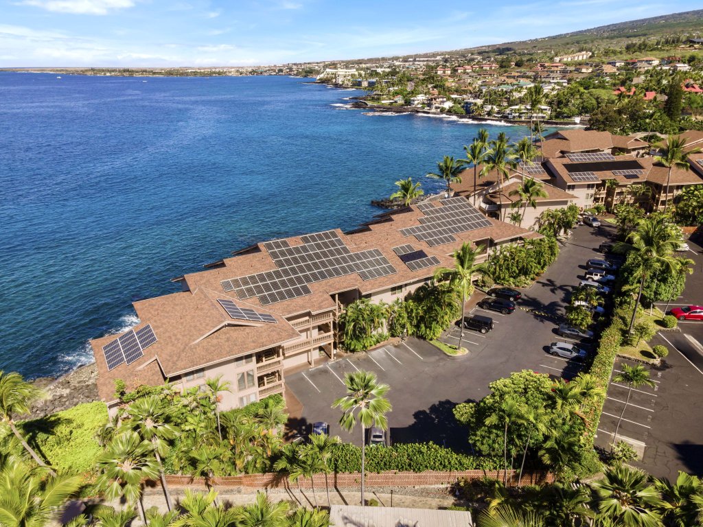 Sea Village 4-206 Vacation Rental in Kailua Kona - RedAwning