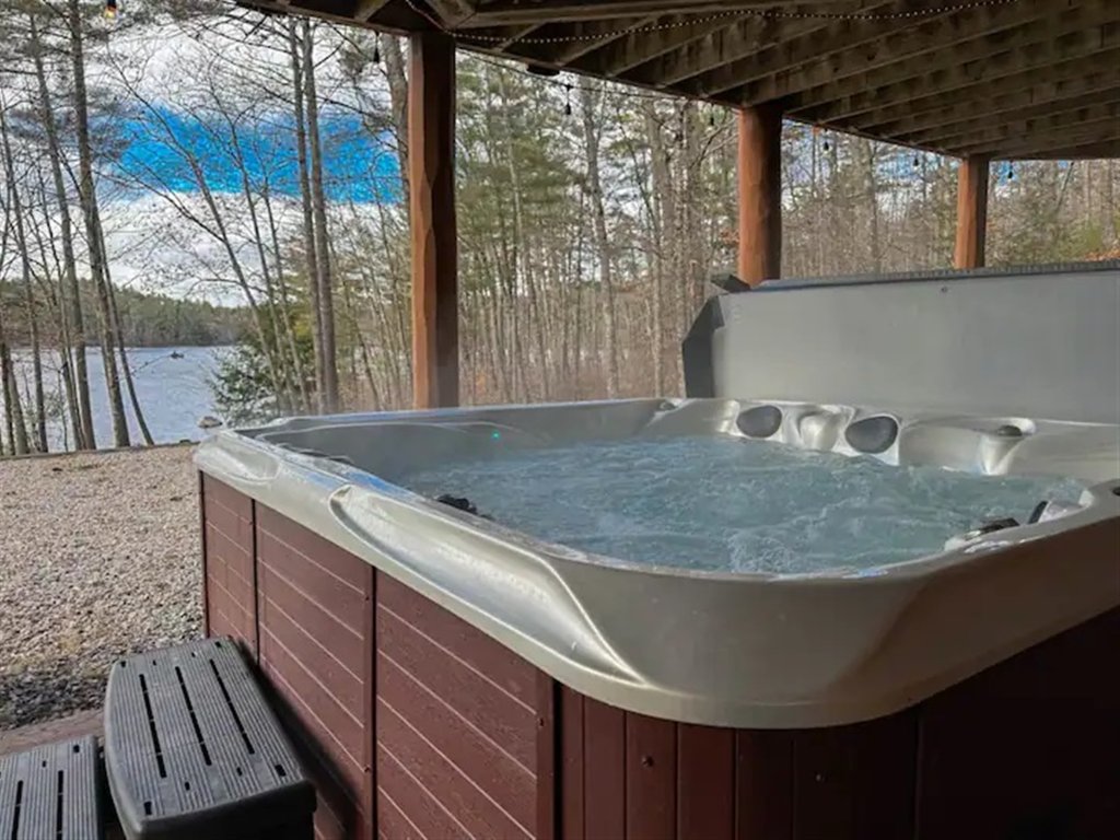 PERLEY POND LODGE LIMIT 14 Vacation Rental in Maine - RedAwning