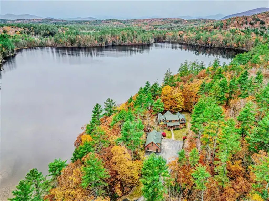 PERLEY POND LODGE LIMIT 14 Vacation Rental in Maine - RedAwning