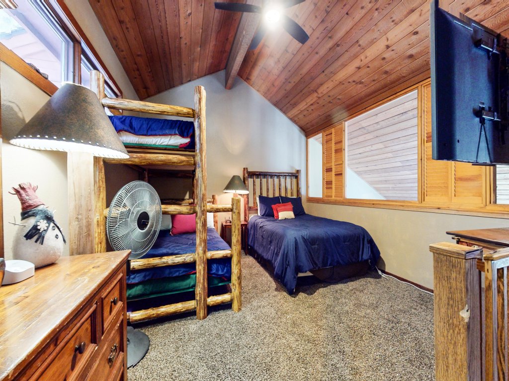 Winterset #33 Vacation Rental in Mammoth Lakes - RedAwning