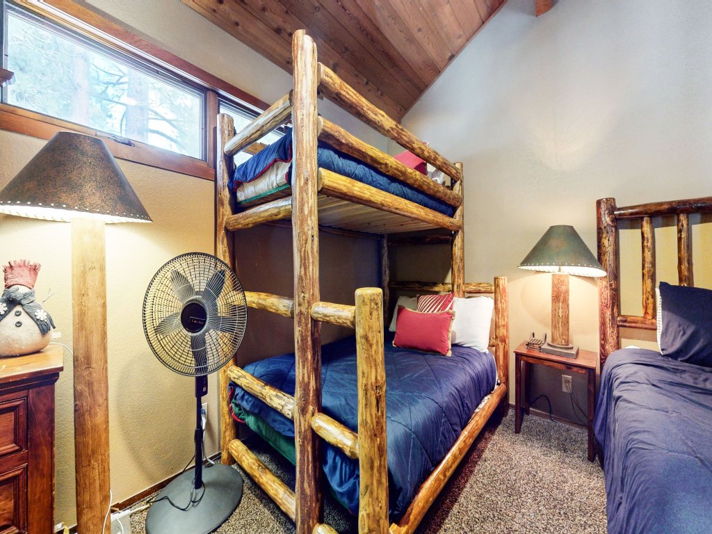 Winterset #33 Vacation Rental in Mammoth Lakes - RedAwning