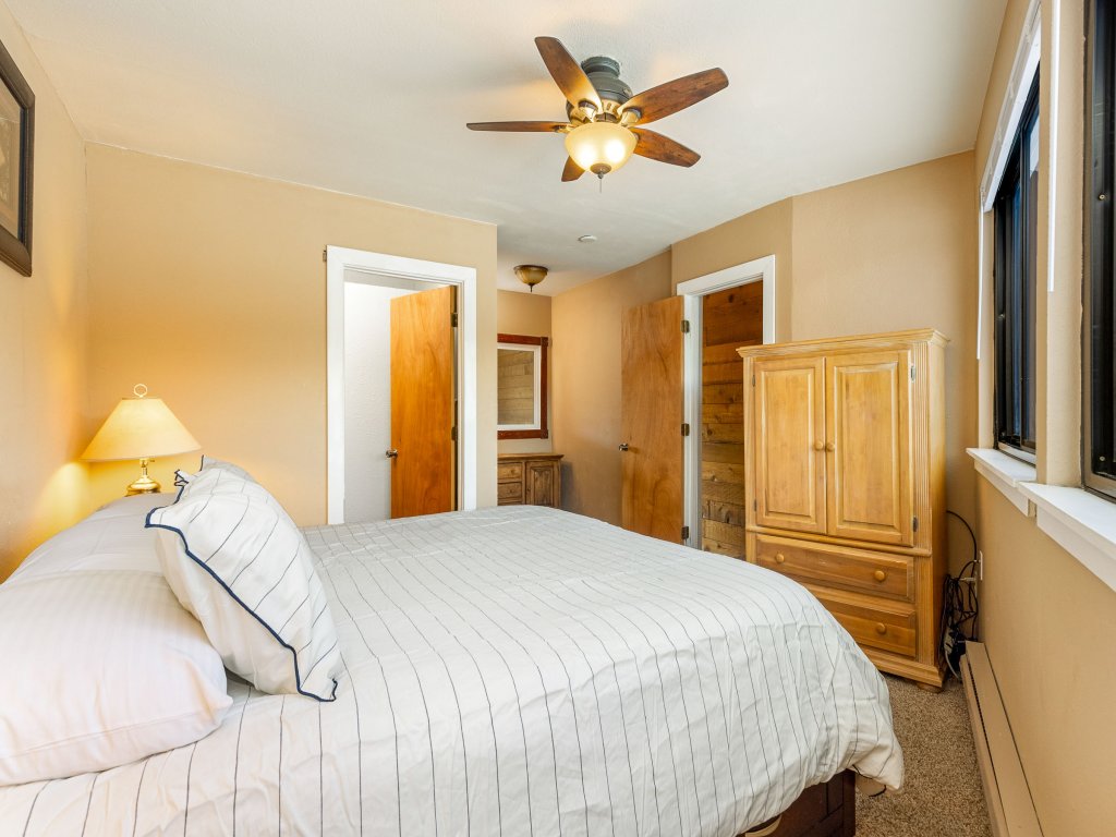 The Mall 1429 Vacation Rental in Keystone - RedAwning