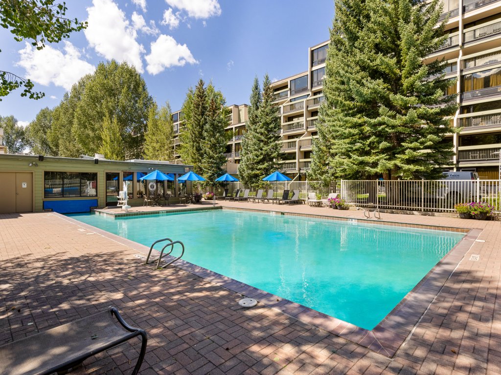 1483 Lakeside Vacation Rental in Keystone - RedAwning