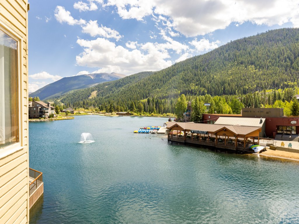 1483 Lakeside Vacation Rental in Keystone - RedAwning