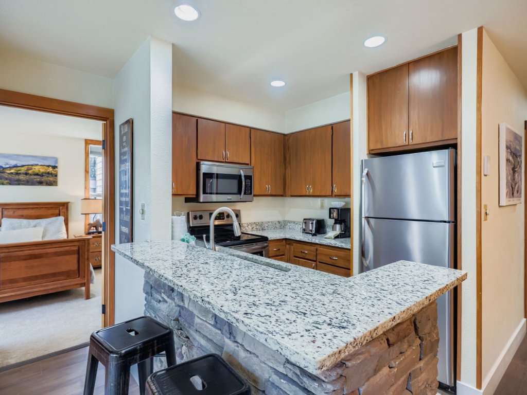 1483 Lakeside Vacation Rental in Keystone - RedAwning
