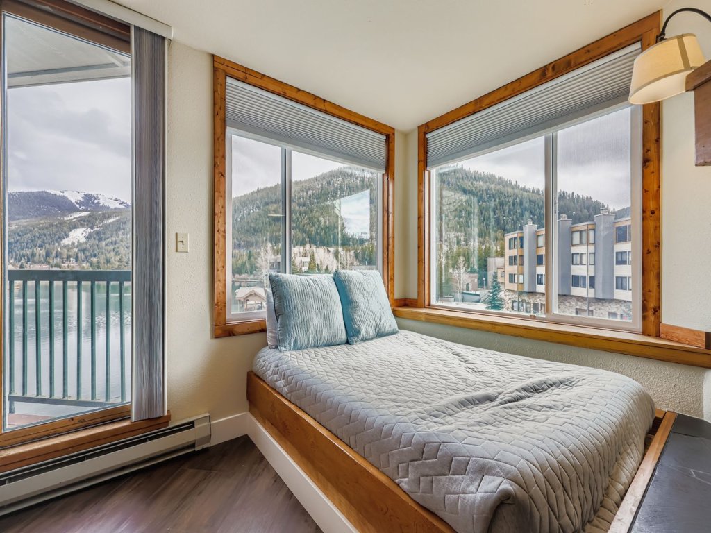 1483 Lakeside Vacation Rental in Keystone - RedAwning