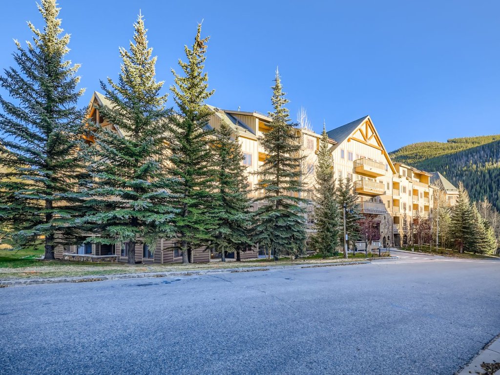 2301 Red Hawk Lodge Vacation Rental in Keystone - RedAwning