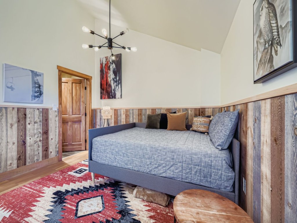 2301 Red Hawk Lodge Vacation Rental in Keystone - RedAwning