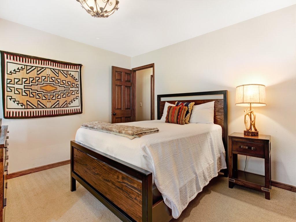 4515 BigHorn Road Vacation Rental in East Vail - RedAwning