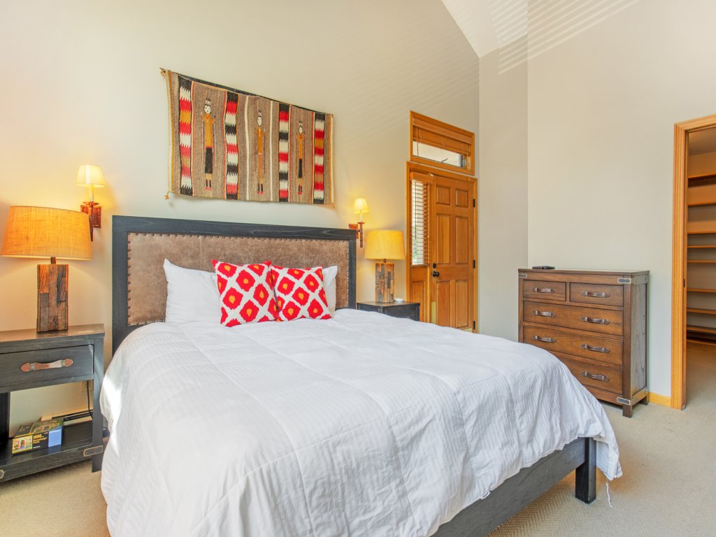 4515 BigHorn Road Vacation Rental in East Vail - RedAwning