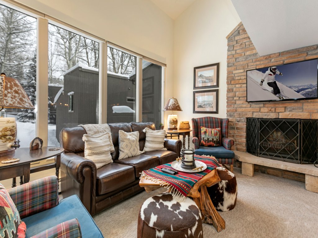 Valley Condos A25 Vacation Rental in Vail - RedAwning