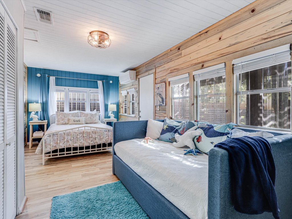 Market Street Retreat Vacation Rental in Rockport - RedAwning