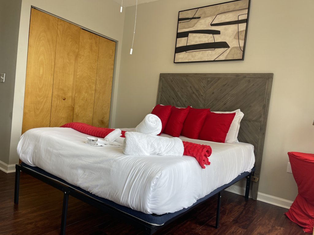 Stylish Sky Lofts Condo in Historic West End Vacation Rental in Atlanta - RedAwning