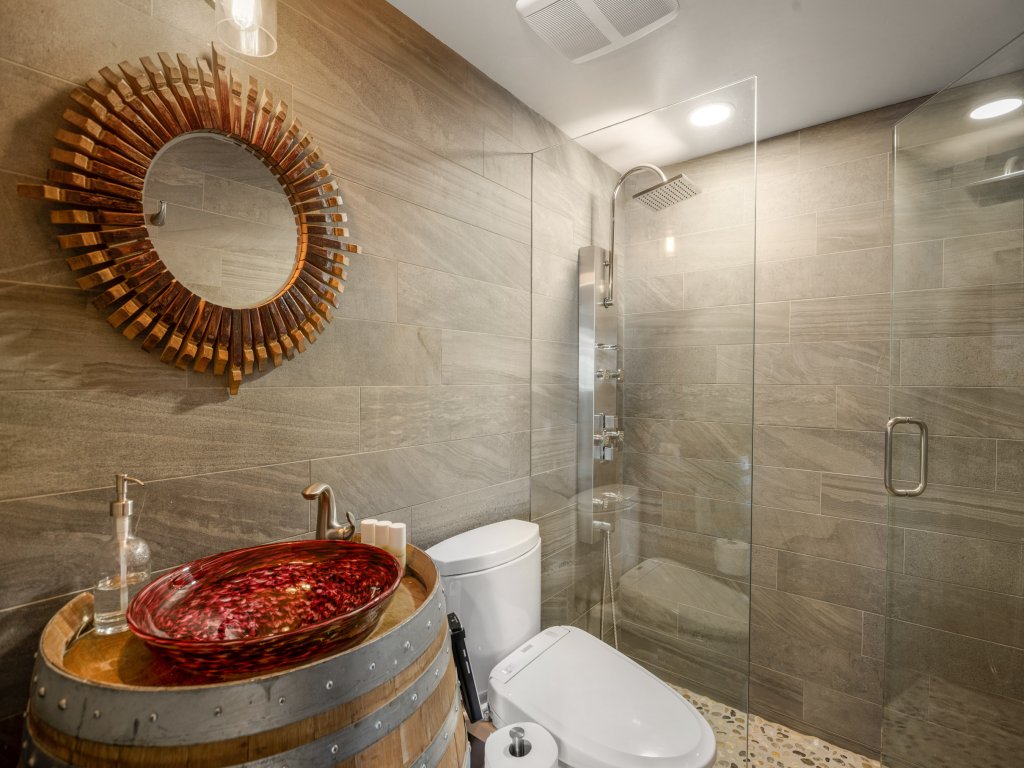 Luxury Snowmass Retreat Remodeled 2BR Loft w/ Deck - E3 Vacation Rental in Snowmass Village - RedAwning