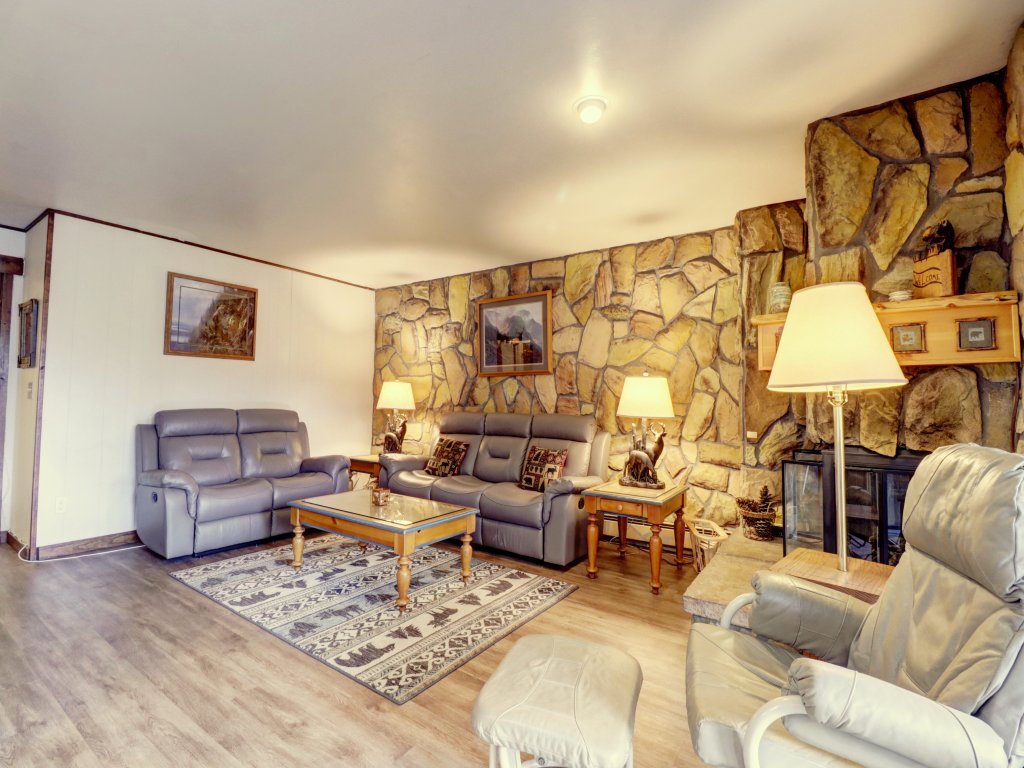 A106 Lake Cliffe Vacation Rental in Dillon - RedAwning