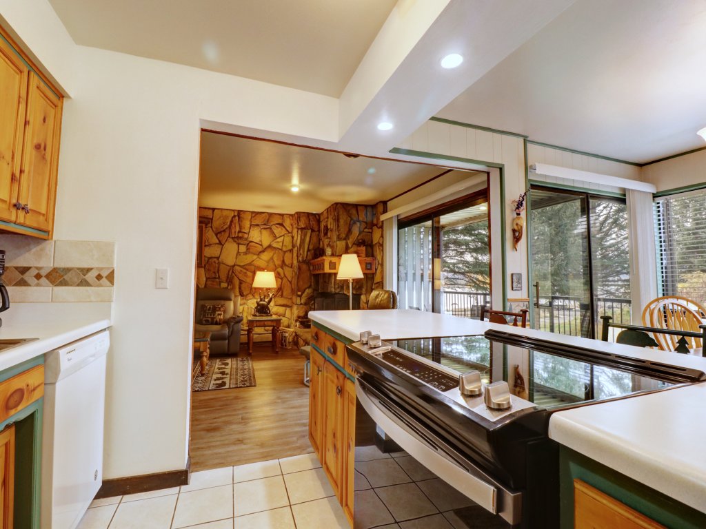 A106 Lake Cliffe Vacation Rental in Dillon - RedAwning