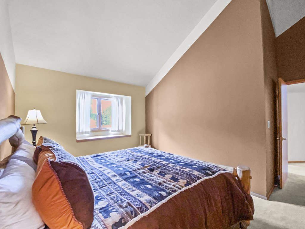 Mountain View Ski Lodge Vacation Rental in Breckenridge - RedAwning