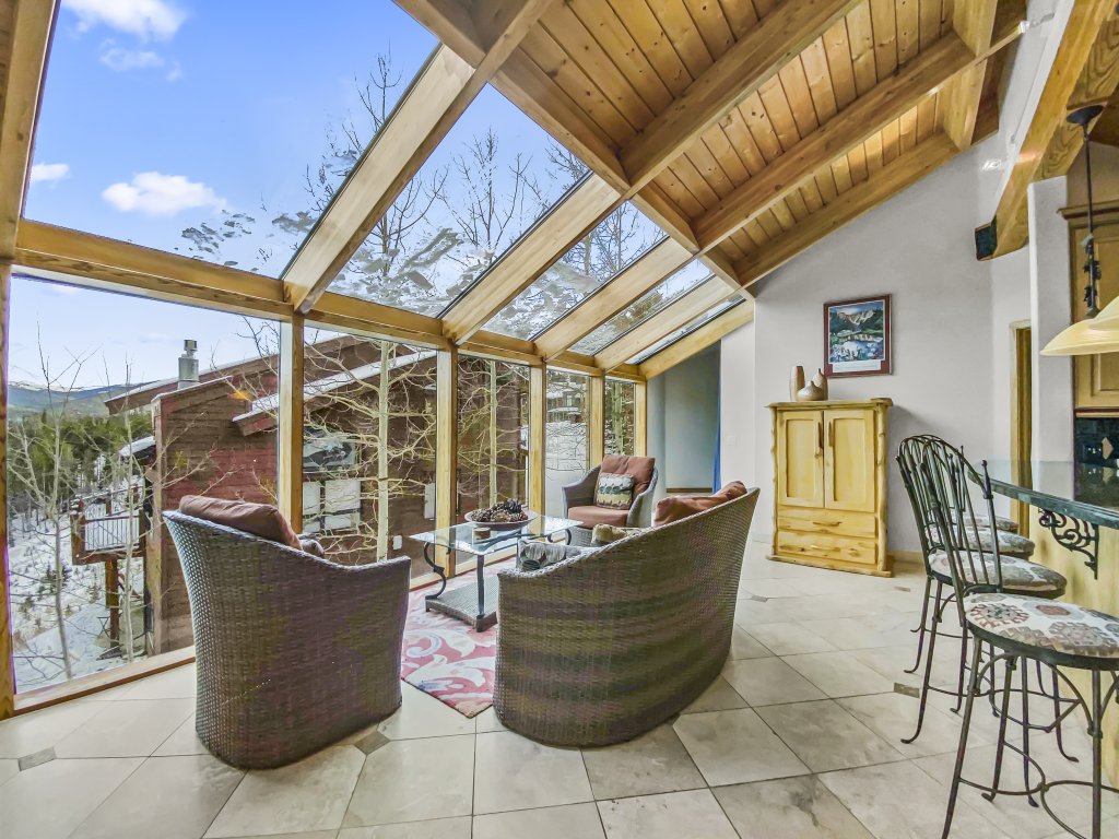 Mountain View Ski Lodge Vacation Rental in Breckenridge - RedAwning
