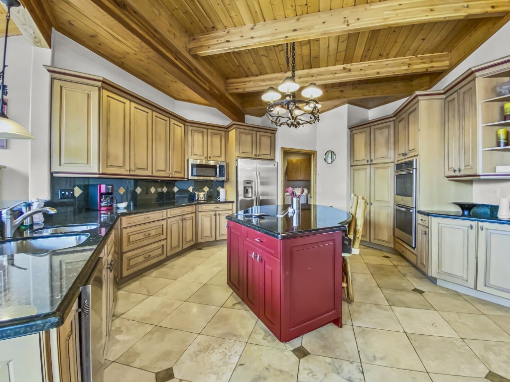 Mountain View Ski Lodge Vacation Rental in Breckenridge - RedAwning