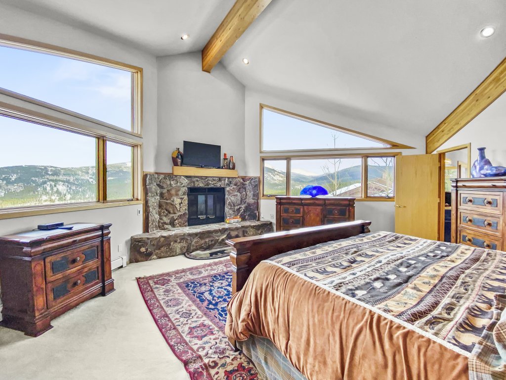 Mountain View Ski Lodge Vacation Rental in Breckenridge - RedAwning