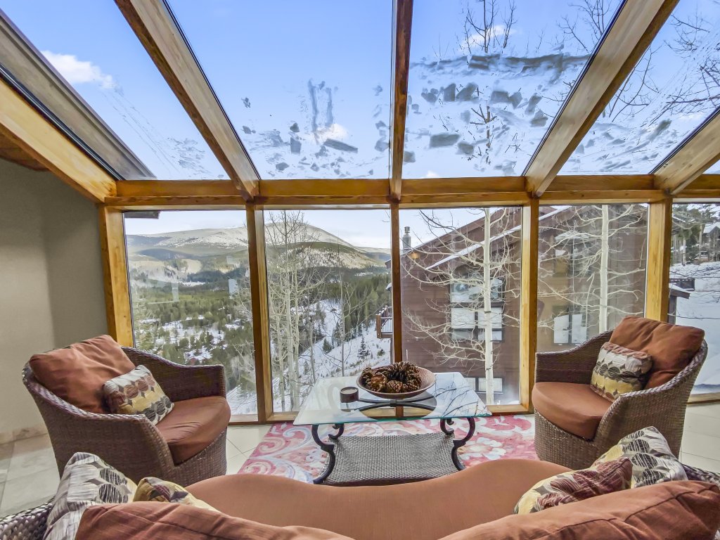 Mountain View Ski Lodge Vacation Rental in Breckenridge - RedAwning