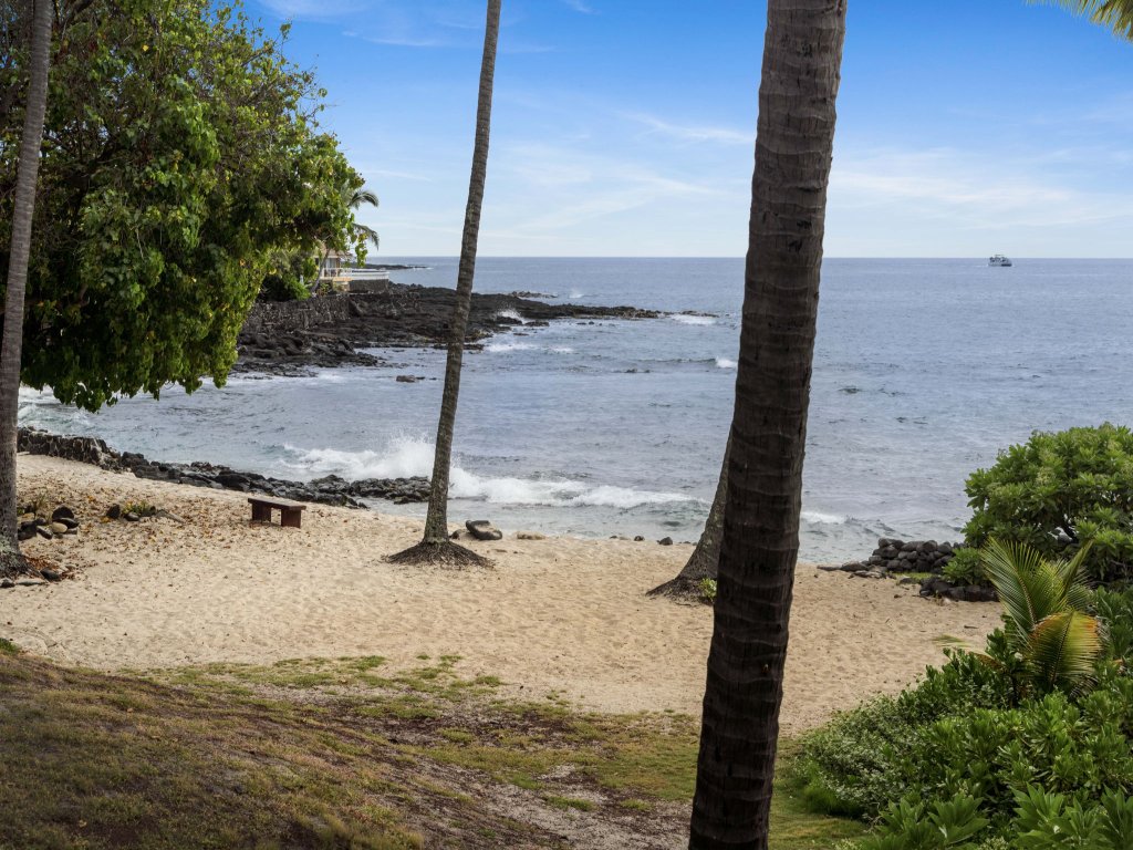 Kona Reef#B15 Vacation Rental in Kailua Kona - RedAwning