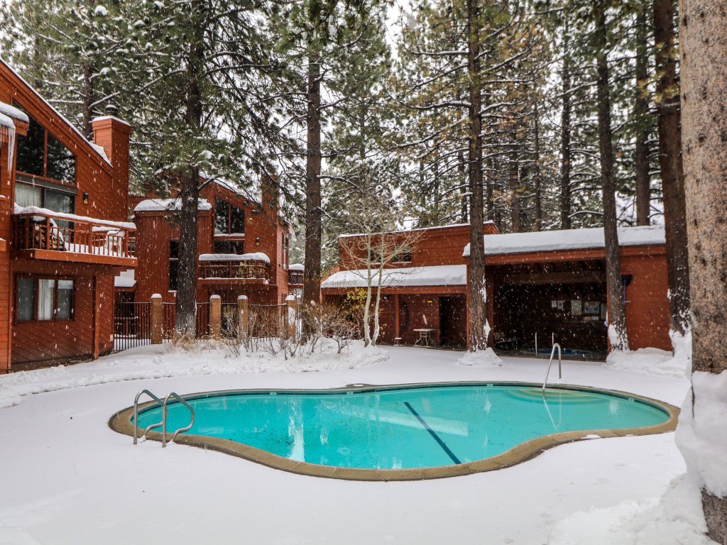 Woodlands #40 Vacation Rental in Mammoth Lakes - RedAwning