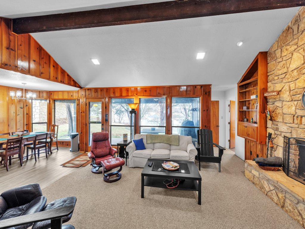 Lakefront Sunrise Home | Dock Access Vacation Rental in Texas - RedAwning