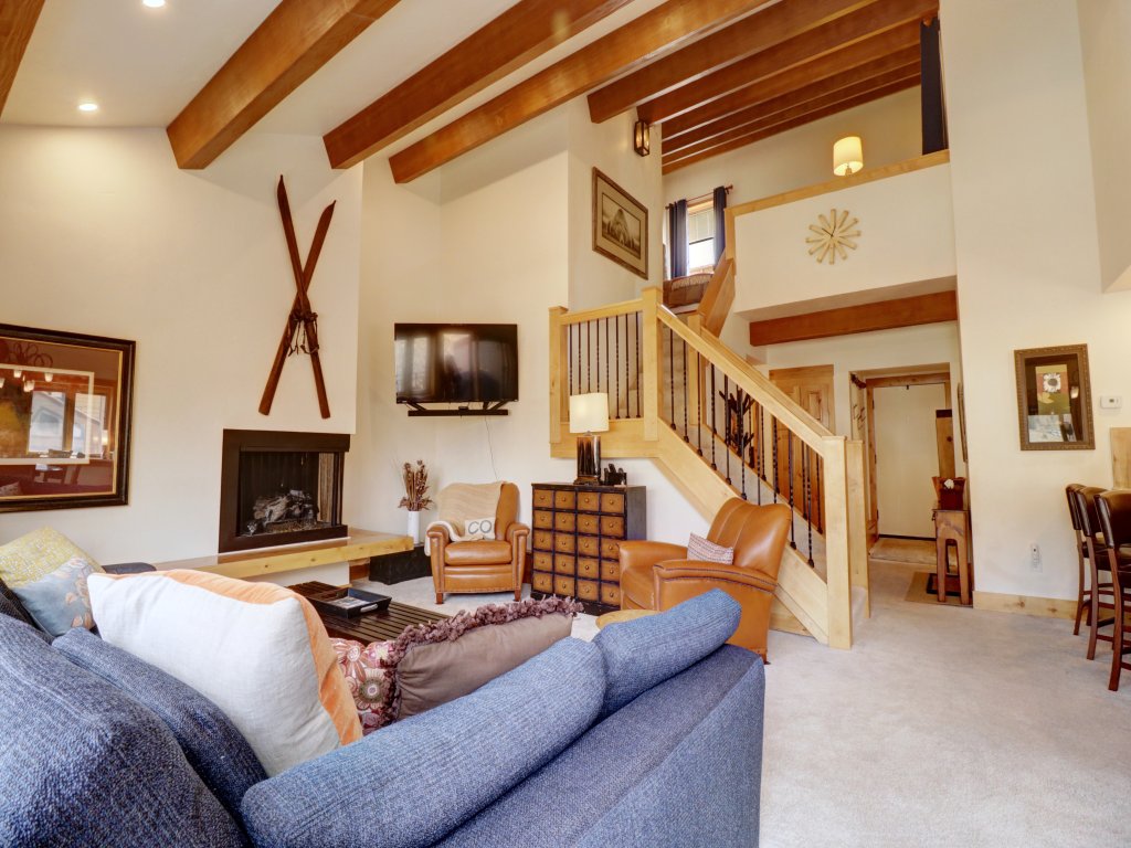 PG305 Peregrine Vacation Rental in Colorado - RedAwning
