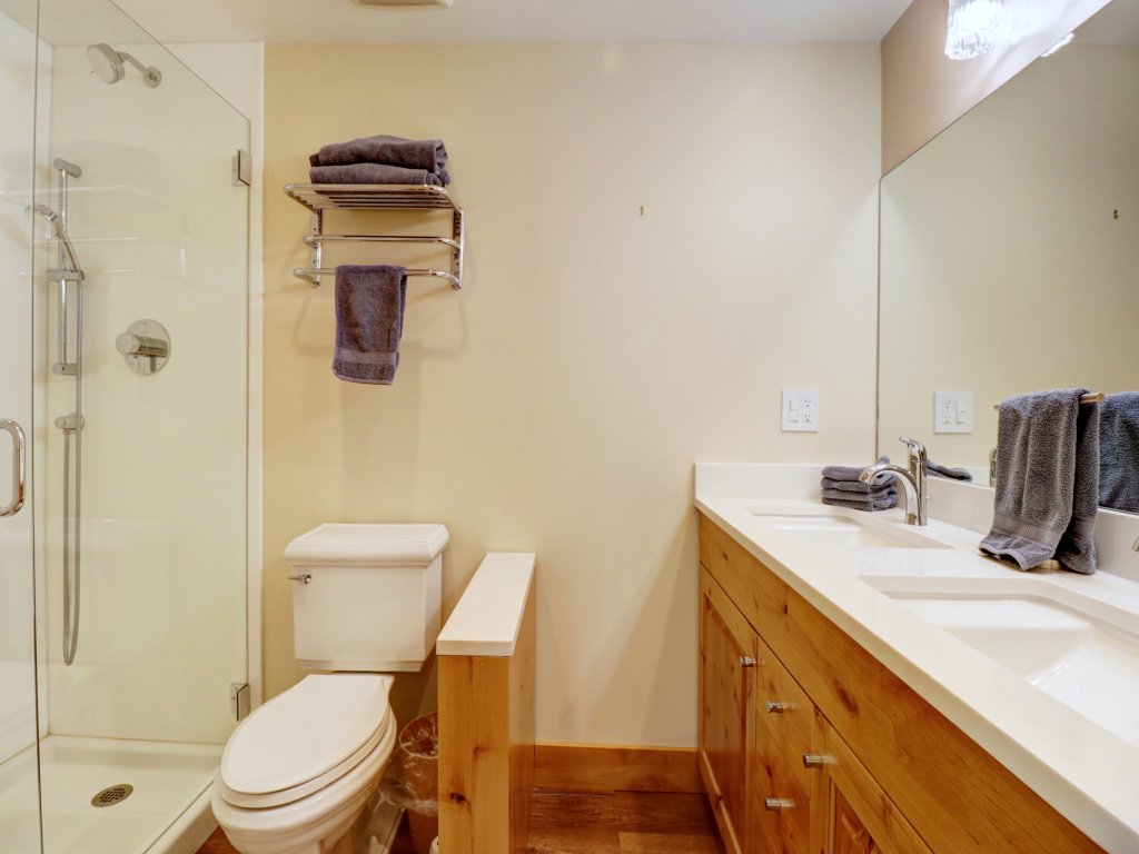 PG305 Peregrine Vacation Rental in Colorado - RedAwning