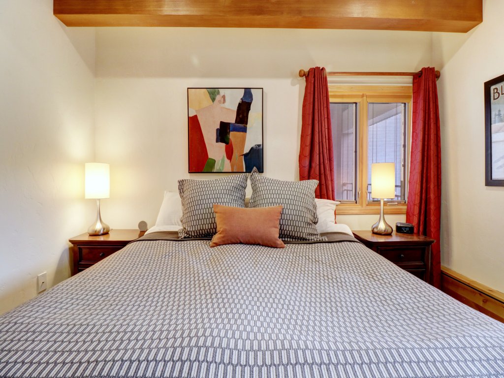 PG305 Peregrine Vacation Rental in Colorado - RedAwning