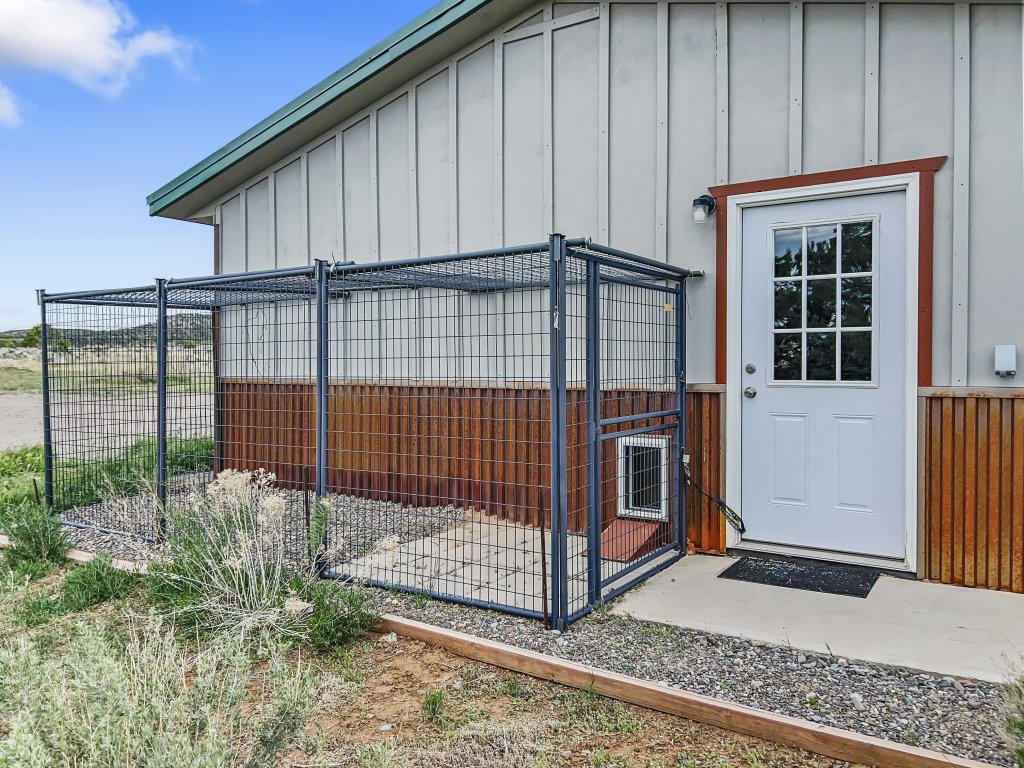 Cedar Mountain Bunkhouse Vacation Rental in Colorado - RedAwning