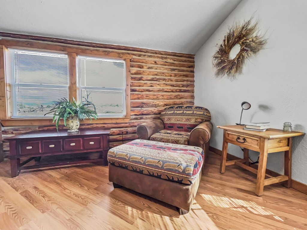 Cedar Mountain Bunkhouse Vacation Rental in Colorado - RedAwning