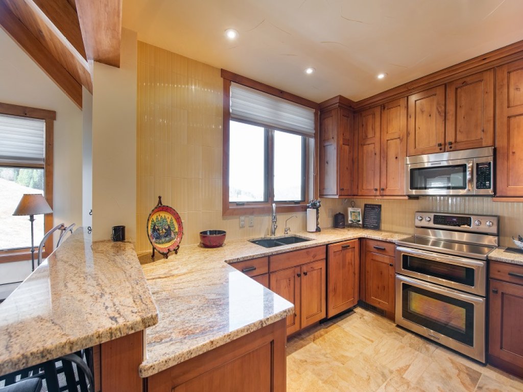 Penthouse Unit 2801 - Three Bedroom - Zephyr Mountain Lodge Vacation Rental in Winter Park - RedAwning