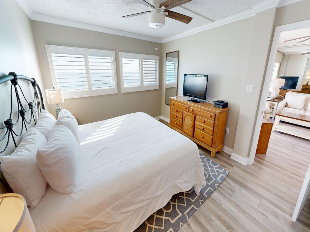 Beach House 202A Vacation Rental in Miramar Beach - RedAwning