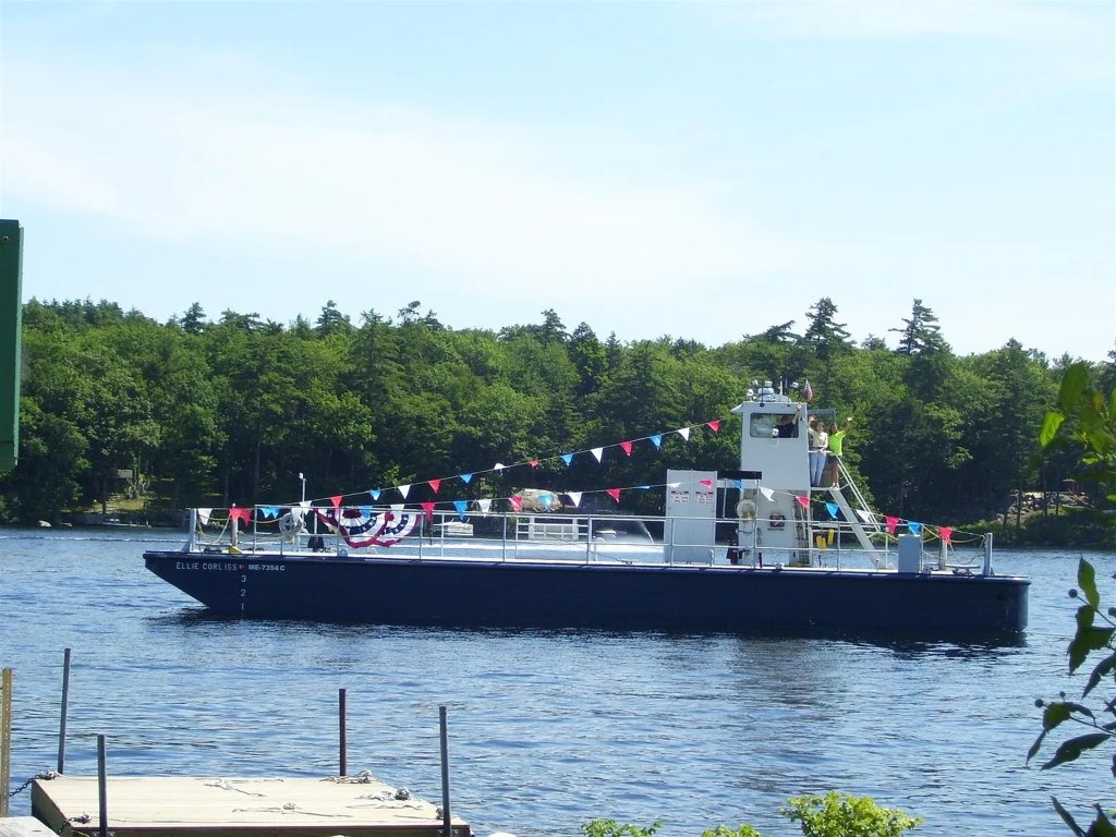 UNUSUAL LATITUDE LIMIT 7 Vacation Rental in Maine - RedAwning