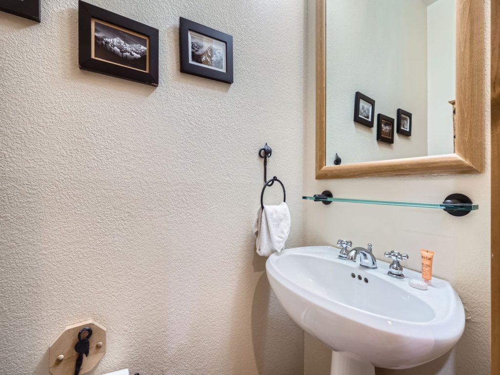 8712 Ski Tip Townhomes Vacation Rental in Keystone - RedAwning