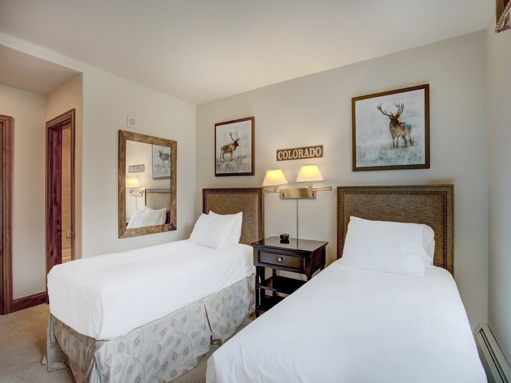 Beautiful Mountain View 2BR Condo - Ski-In/Out Vacation Rental in Beaver Creek - RedAwning